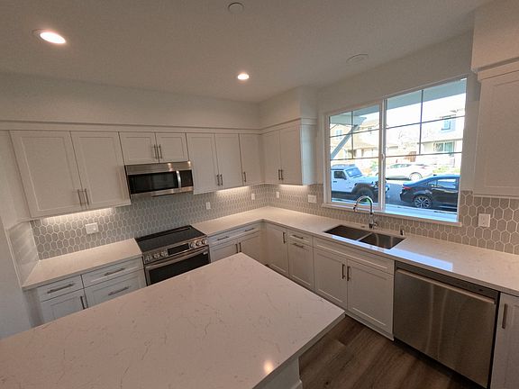 4th image of 2716 Amora Cir
