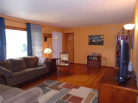 2nd image of 1504 W Purdue Ave