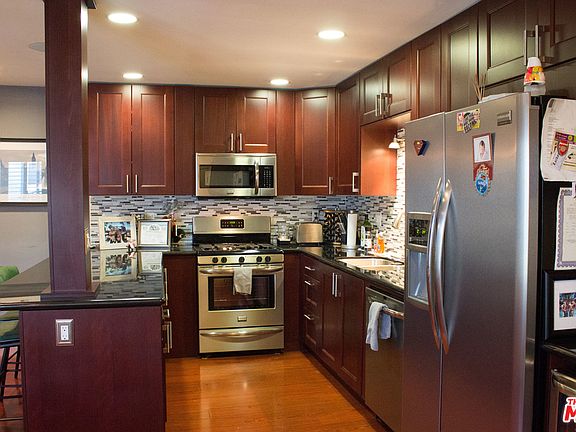 4th image of 2721 2nd St APT 207