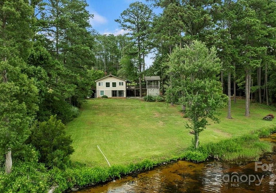 1st image of 72 Lakeside Dr