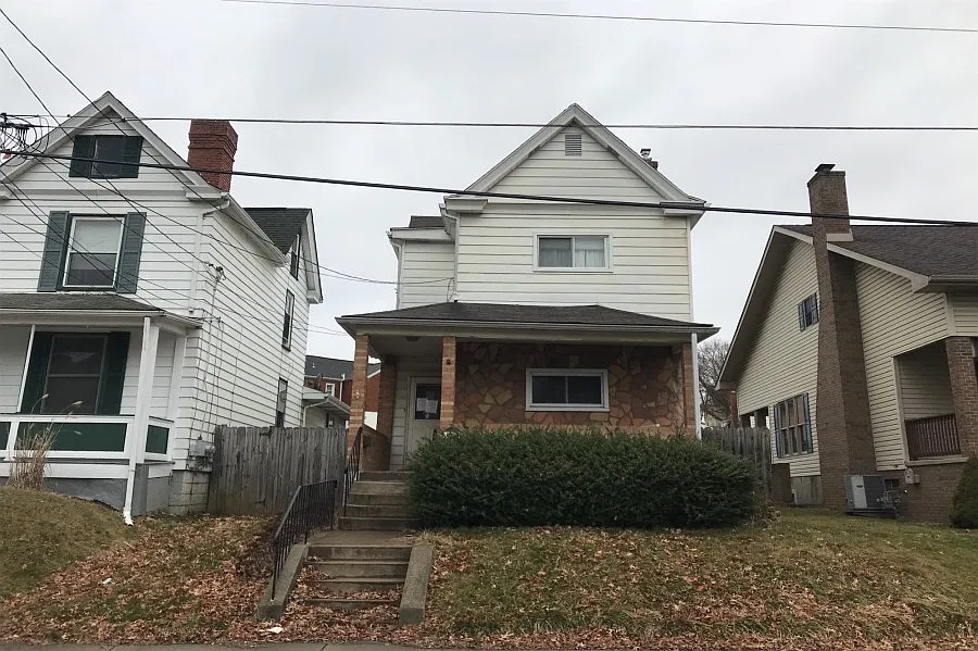 24 Laurel Ave photo 1