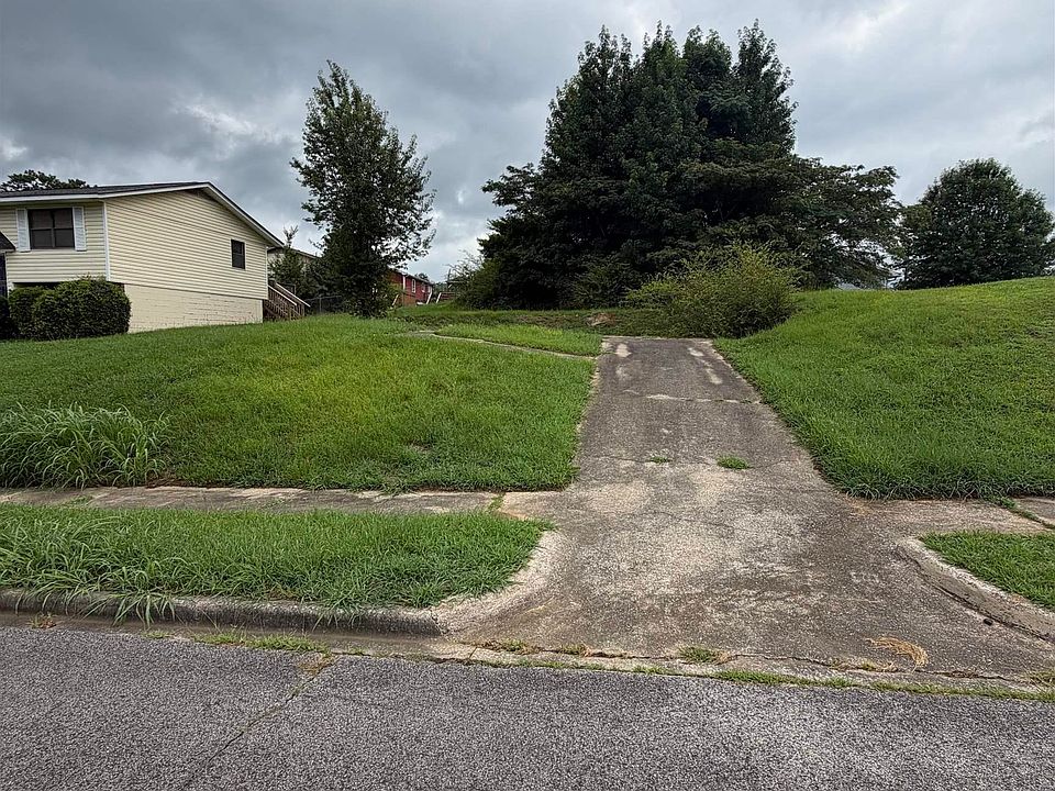 2nd image of 733 Lamplighter Cir #5