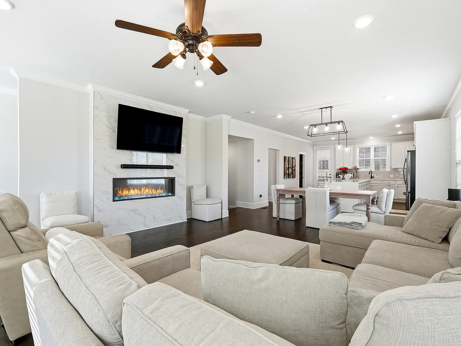 4 bed, 3.5 bath, 2295 sqft, $3,500 — Photo 3
