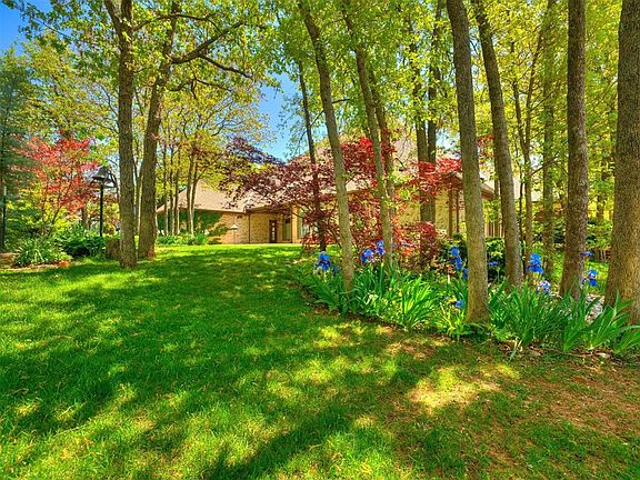 4th image of 2933 Woodland Creek Dr