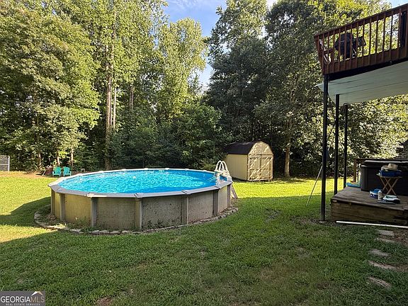 3rd image of 412 Casey's Drive