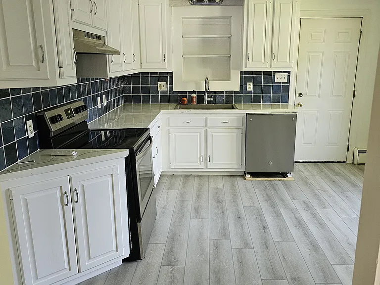 389 Main St #1 — Photo 3