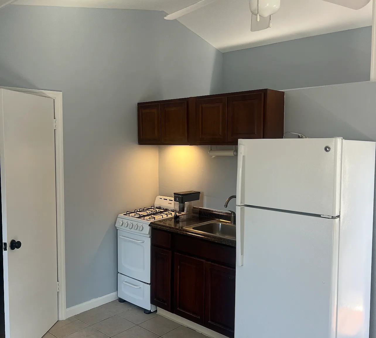 2 bed, $1,600 — Photo 2