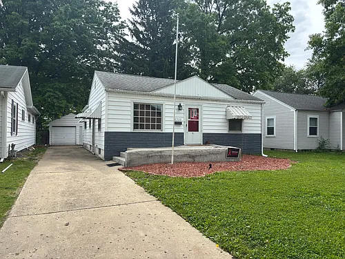2532 S Pasfield St Photo 1