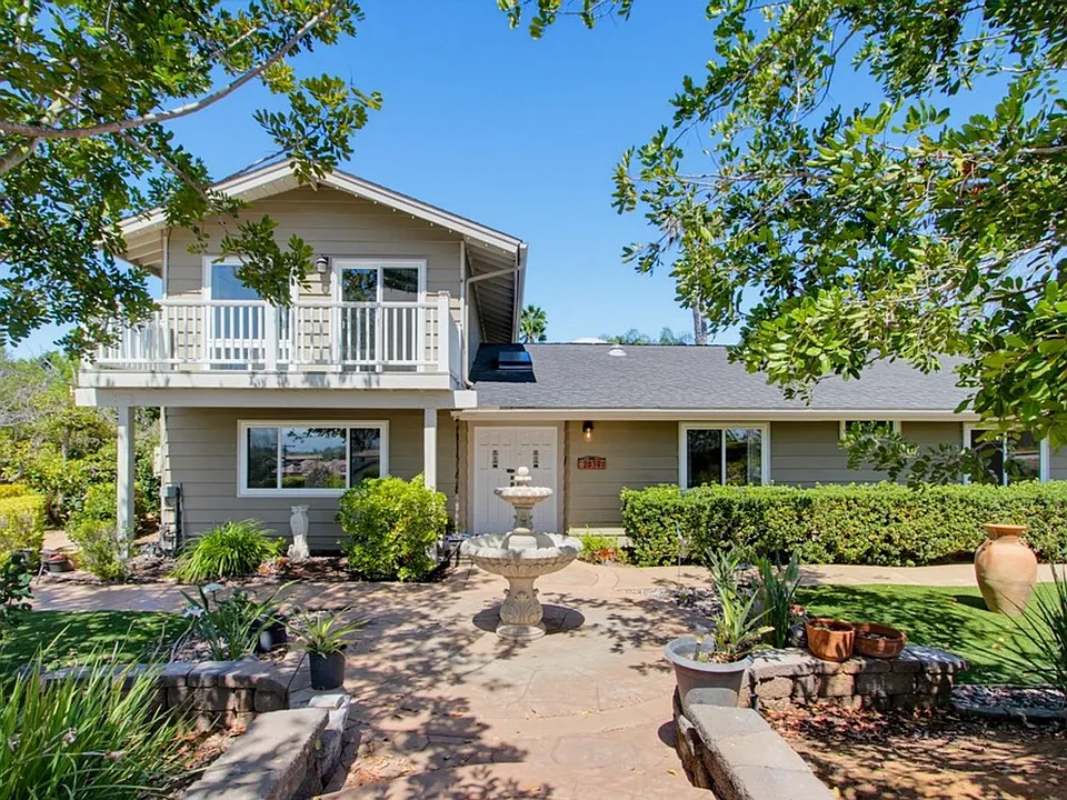 2039 Lemon Ave