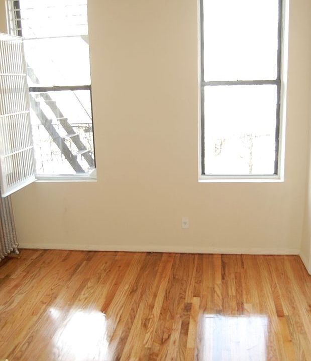 2nd image of 2509 7th Ave APT 21