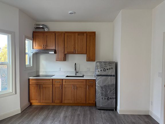 4th image of 428 26th St APT A
