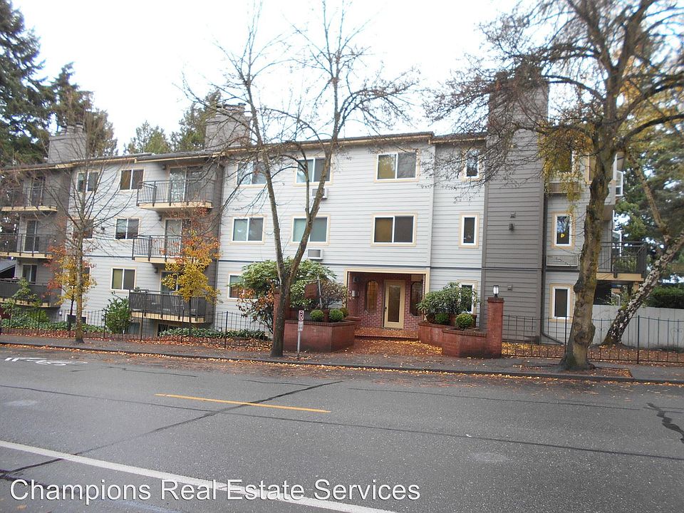 1st image of 9800 Roosevelt Way NE APT 21