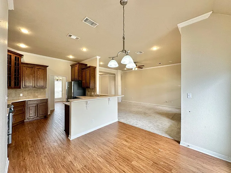 705 Marshall Dr — Photo 16