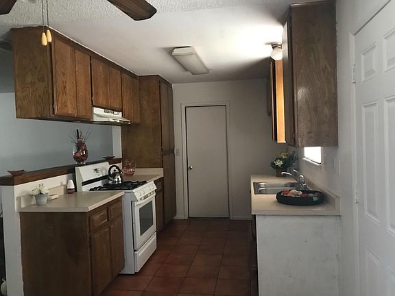 5th image of 16546 Kayuga St