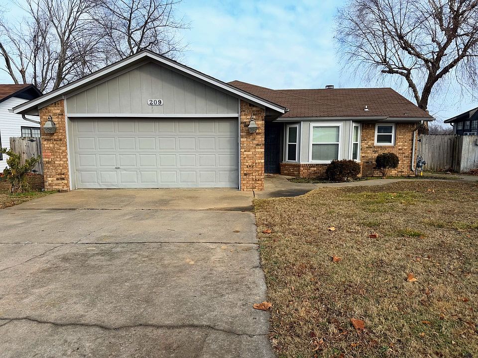 1st image of 209 Jonathan Dr