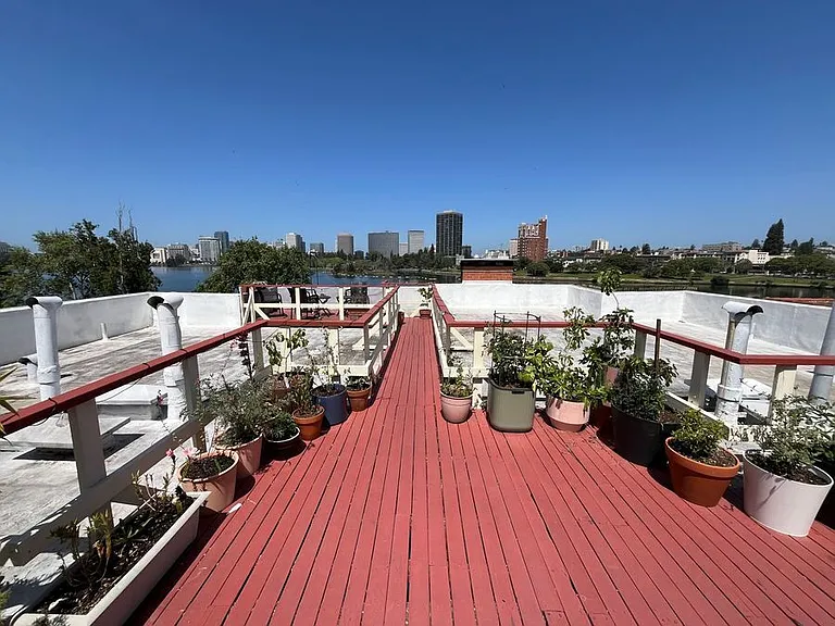 2208 Lakeshore Ave #311 — Photo 27