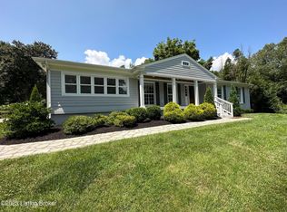3731 Canoe Ln, Rolling Fields, KY 40207