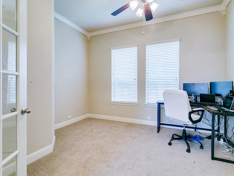 3116 Hereford Dr — Photo 7