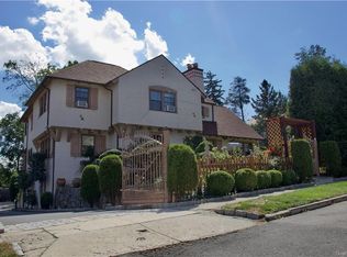 82 Colonial Pl, New Rochelle, NY 10801