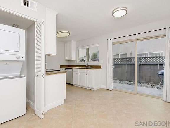 4th image of 1045 Peach Ave Unit 21