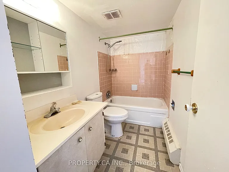 2050 Bridletowne Cir #1904 — Photo 7