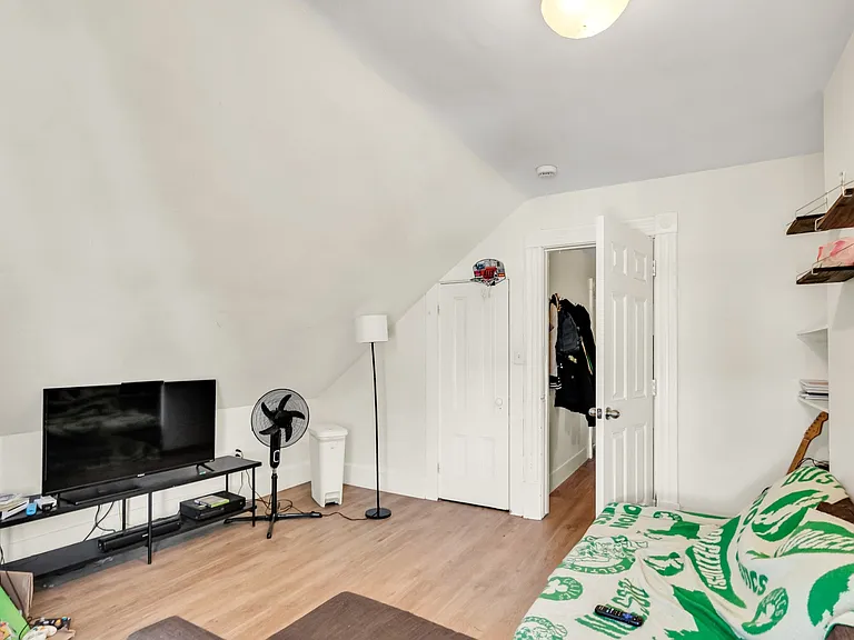 20 Ashford St #1A — Photo 5