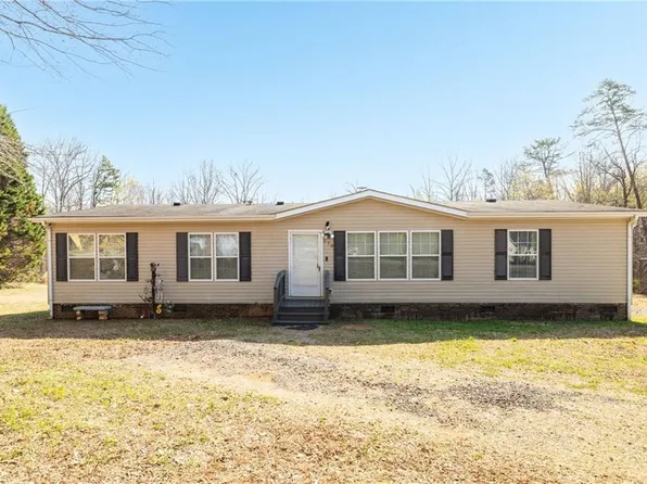 270 Belleville Dr, Stoneville, NC 27048