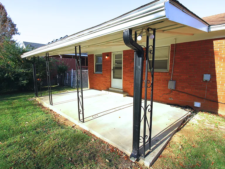 1090 Meridian Ct — Photo 48