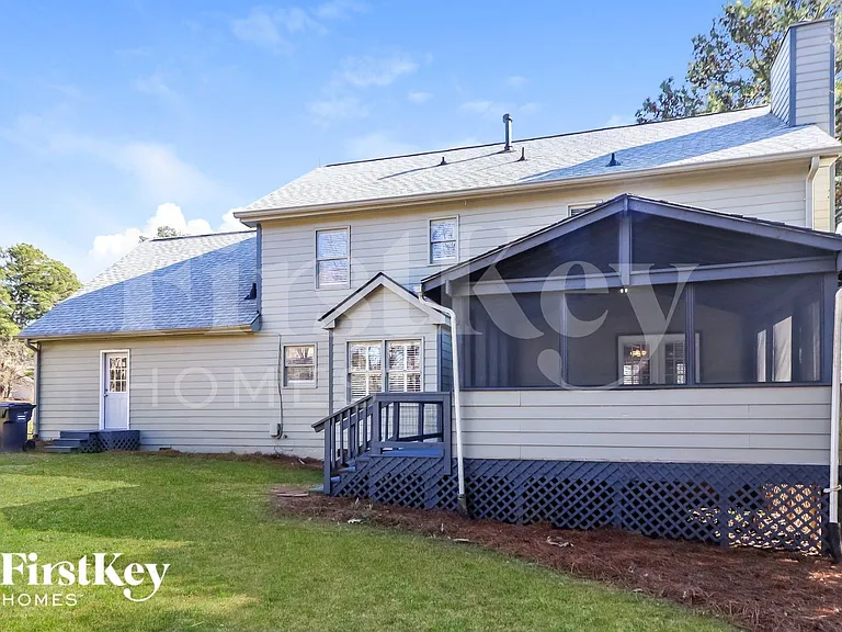 1079 Lakeview Rd — Photo 14