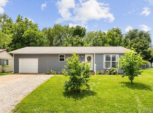 1103 W Nixon Dr, O'Fallon, IL 62269