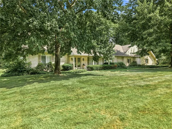 54 Oak Tree Ct, West Middlesex, PA 16159