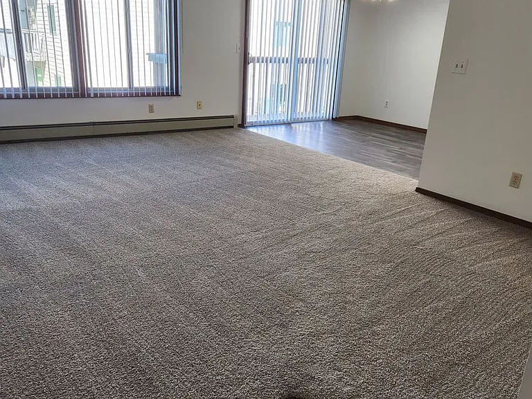 Pebble Creek Apartments — Photo 8
