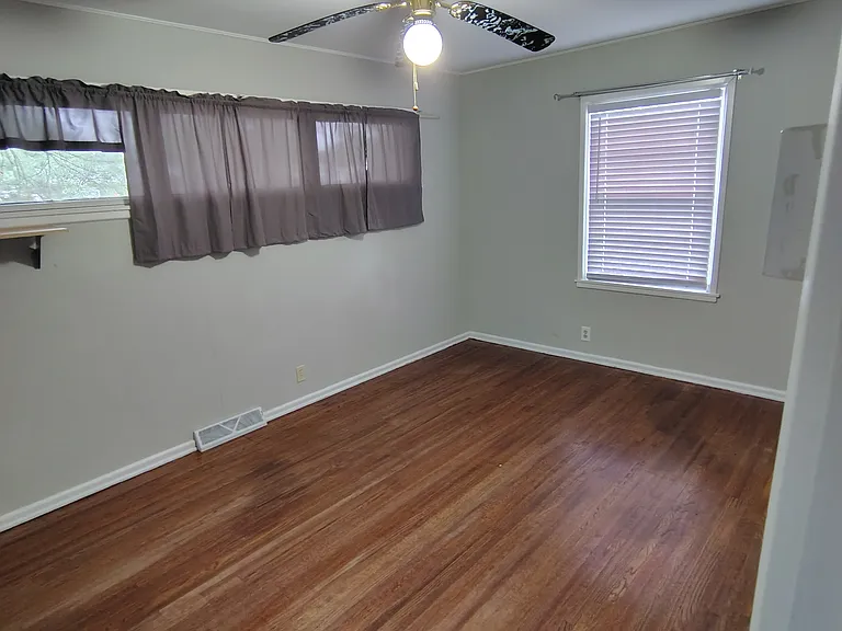 1227 E Alturas Ave — Photo 11