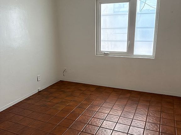 5th image of 2050-2060 2nd Ave #2056