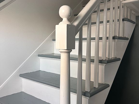 5th image of 146 Orchard St Floor 2