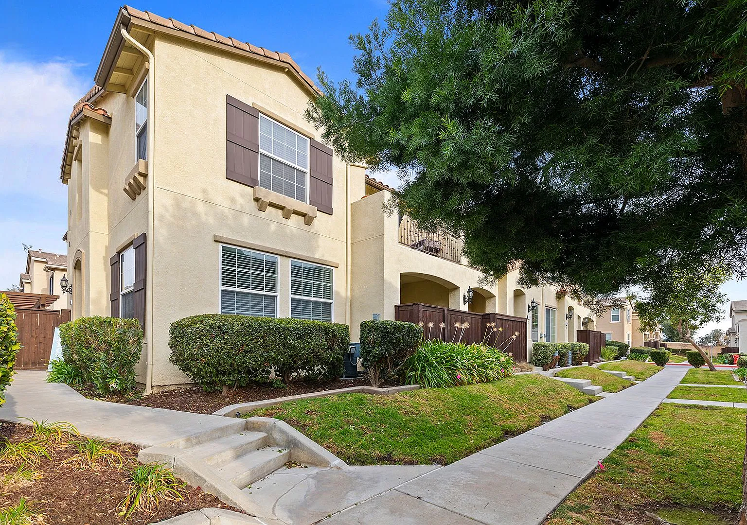 1630 sf of beauty you'll find in this Murrieta condo!! — Photo 1