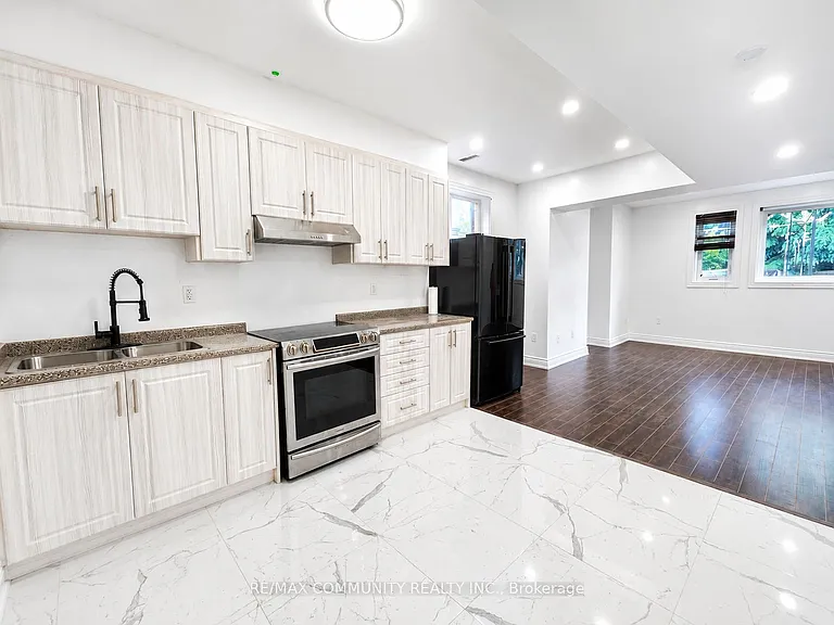 19 Lacroix Ct #BASEMENT — Photo 8