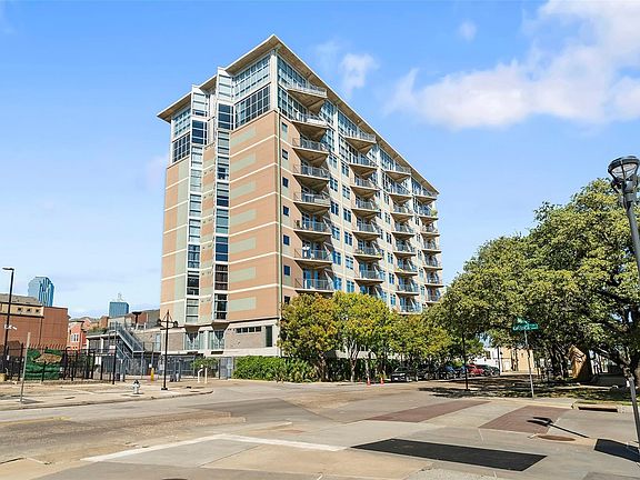 2nd image of 1001 Belleview St #907