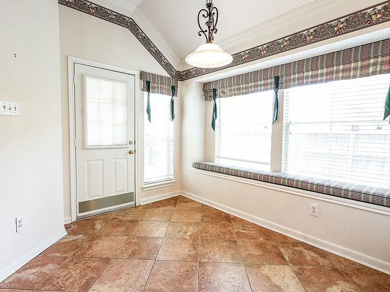 1723 Teal Brook Ln — Photo 12