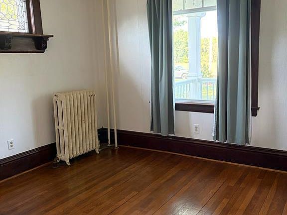 4th image of 410 Jefferson Street