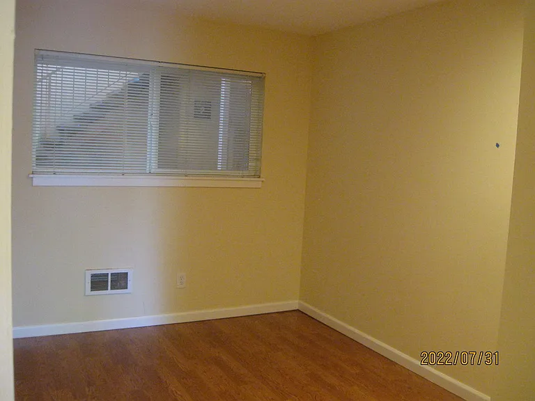 417 Bellevue Way SE — Photo 12