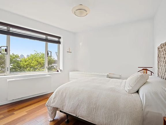 5th image of 30-85 Vernon Blvd #3M