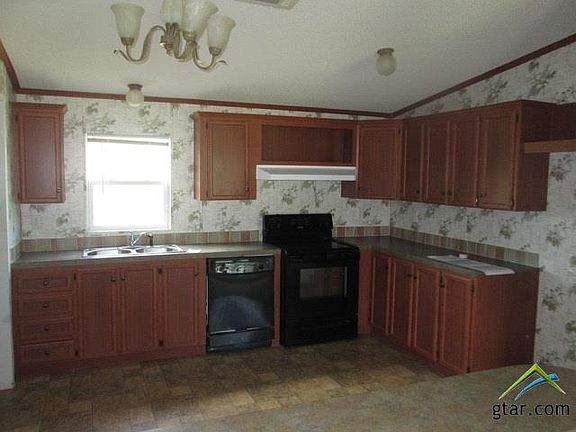 5th image of 490 Balmorea Dr
