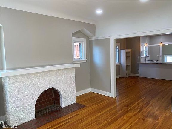 4th image of 2580-2582 Colchester Rd