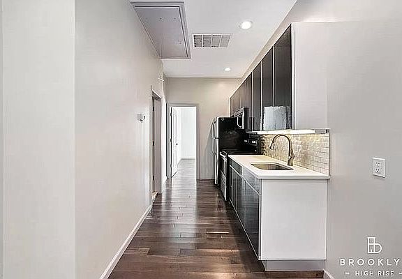 3rd image of 545 Marcy Ave #3D