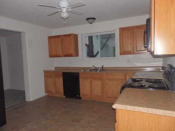 5th image of 215 East Broadway