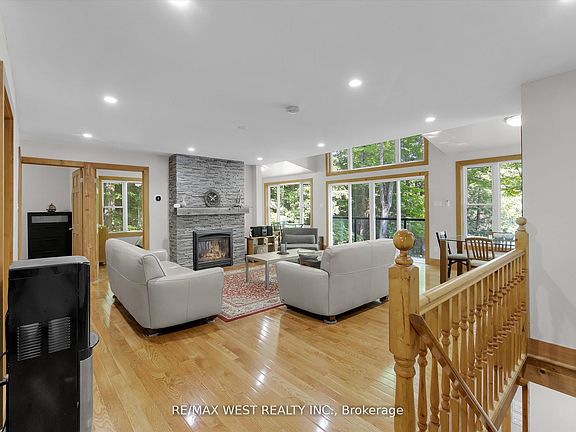 5th image of 1091 McArthur Point Rd