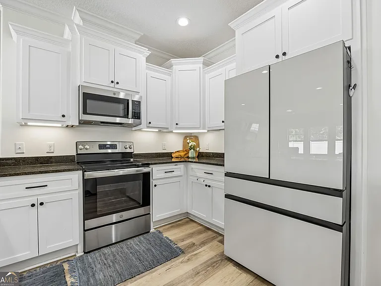 152 Verano St — Photo 17