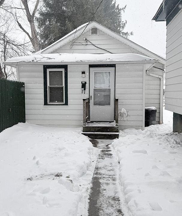 1st image of 907R Franklin Ave