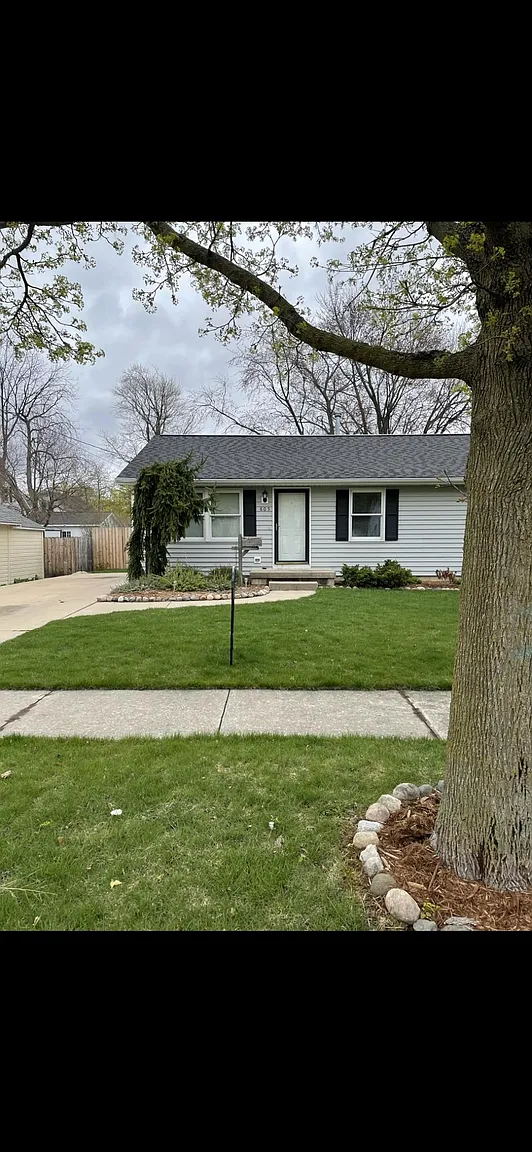 805 Burns St photo 1
